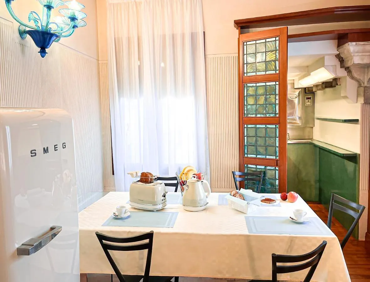 Fenix Tosca Apartment Venice Italy