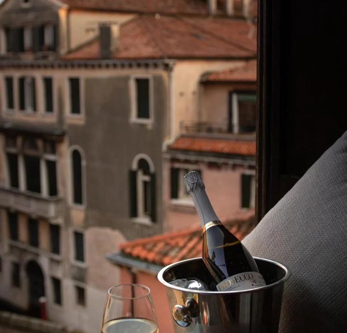 Fenix Tosca Apartment Venice