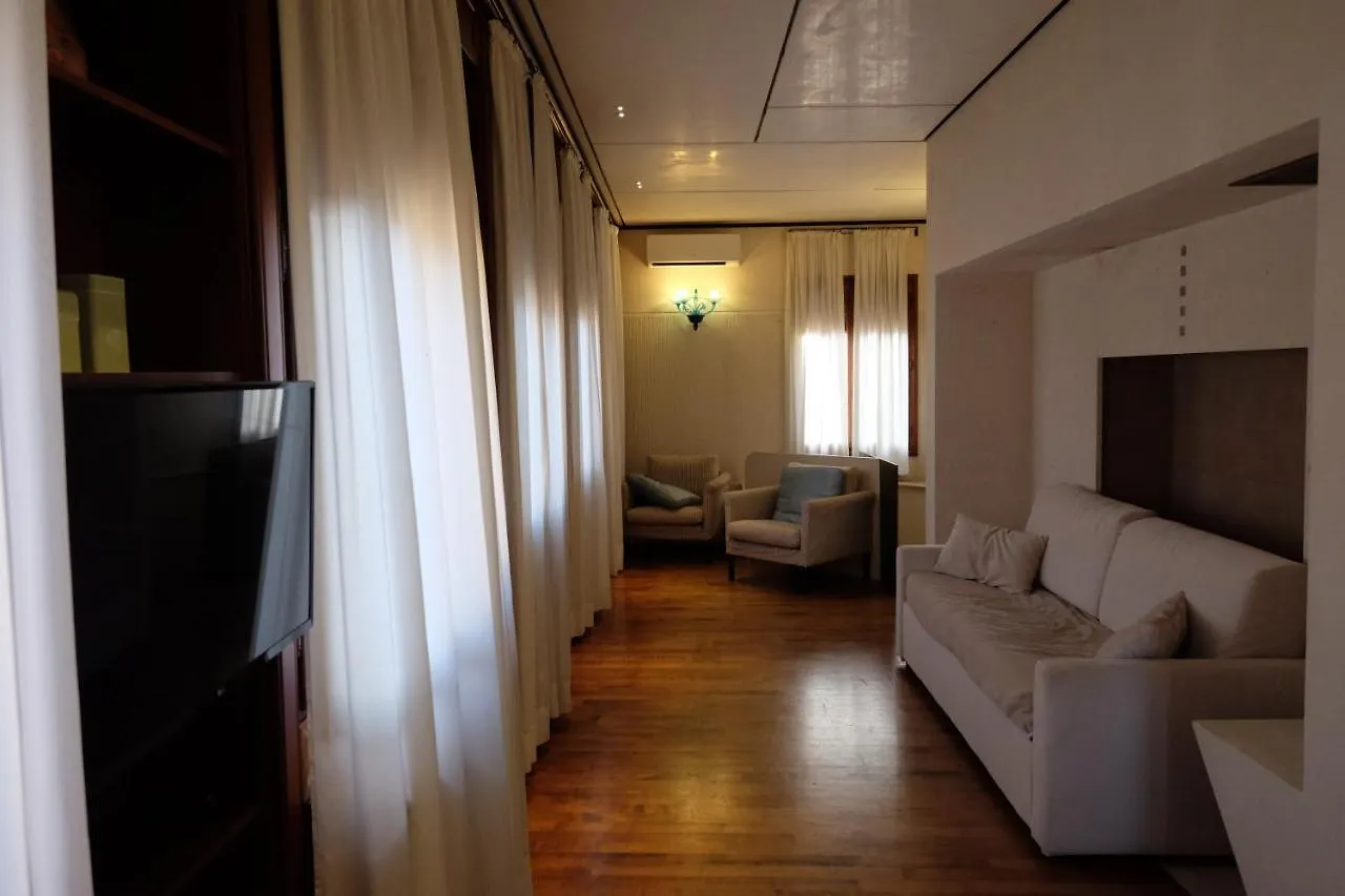 Fenix Tosca Apartment Venice Italy