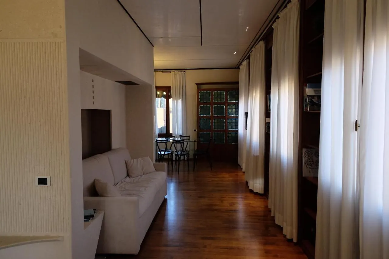 Fenix Tosca Apartment Venice Italy