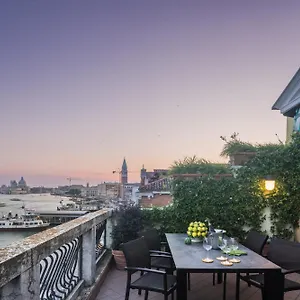  Apartment Attic Boutique San Marco R&r